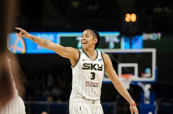 坎迪斯-帕克：我对中国的记忆不太好 住宿很凑合&吃饭自己解决