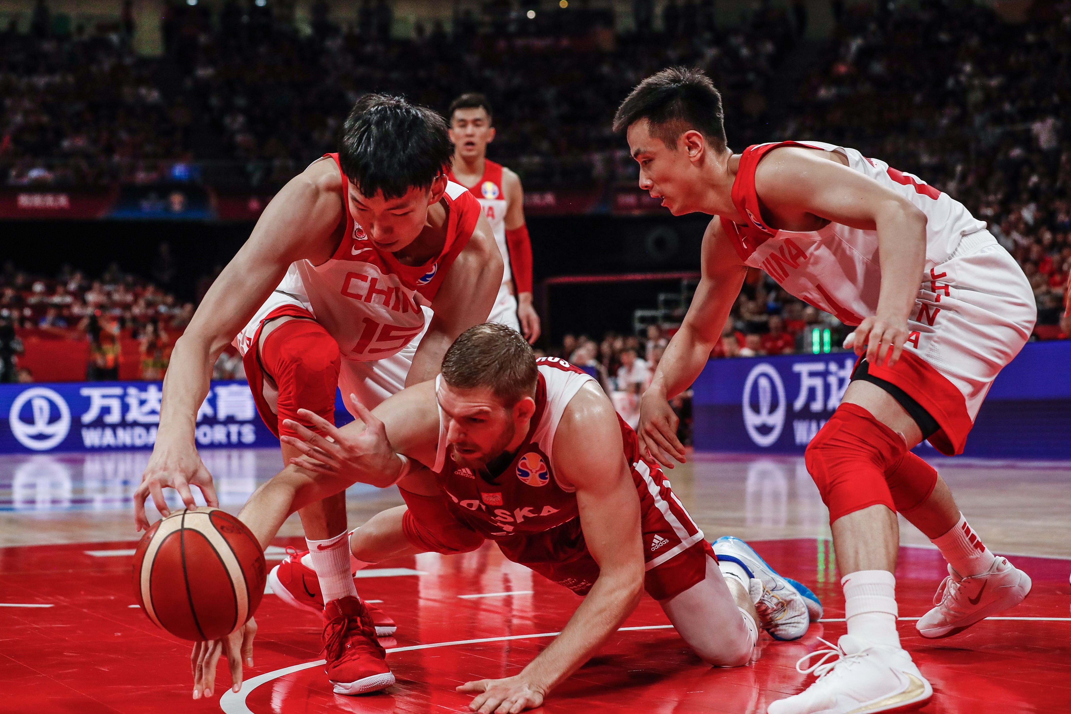 男篮19年击败波兰会如何？苏群：不会走外教弯路 也能多打欧洲队