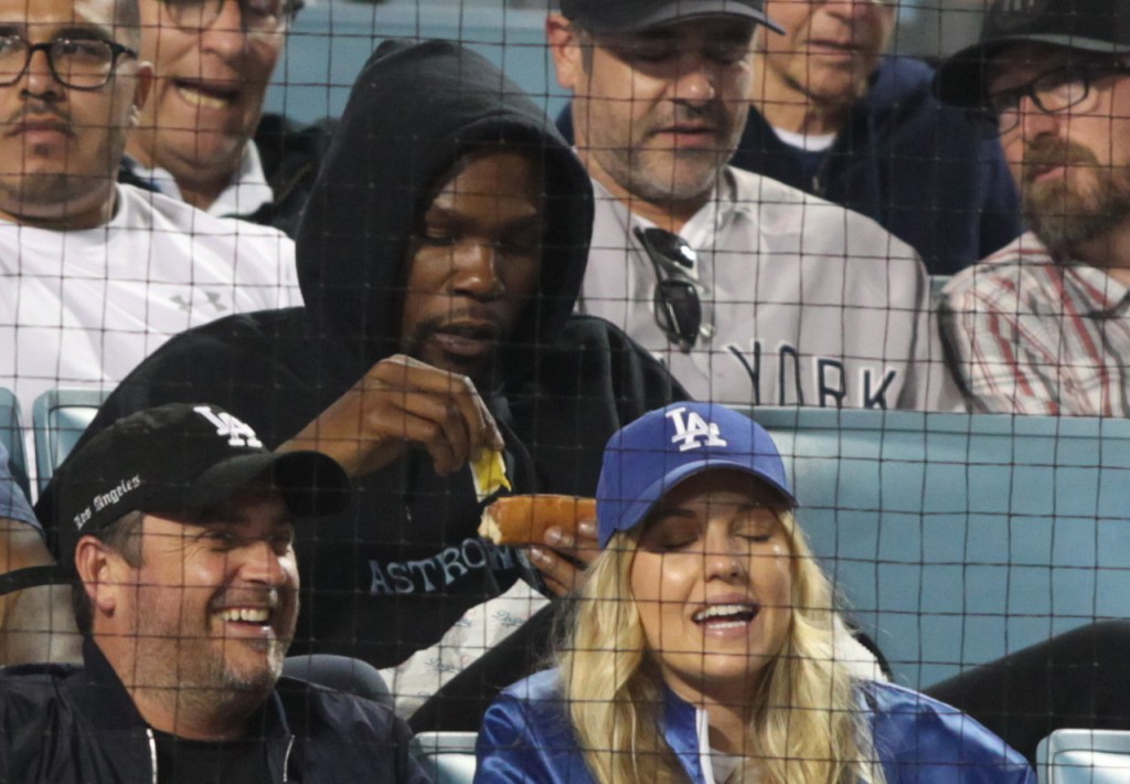 少拿2400万？名记：若顶薪续约是KD的主要诉求 那他就不会来火箭